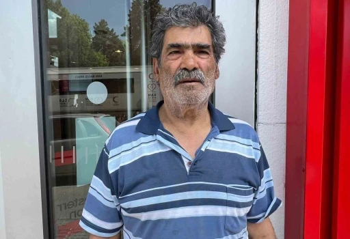 Dolandırıcıların hedefi olan yaşlı adam ger&ccedil;ek polisleri g&ouml;r&uuml;nce ikna oldu

