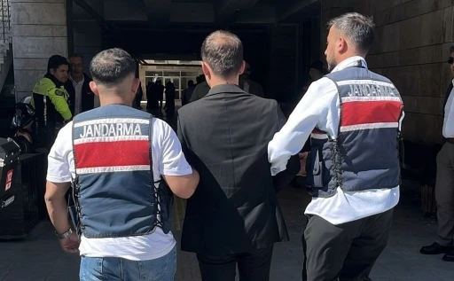 Dolandırıcılık suçundan 8 yıl 4 ay hapis cezası bulunan şahıs jandarma tarafından yakalandı
