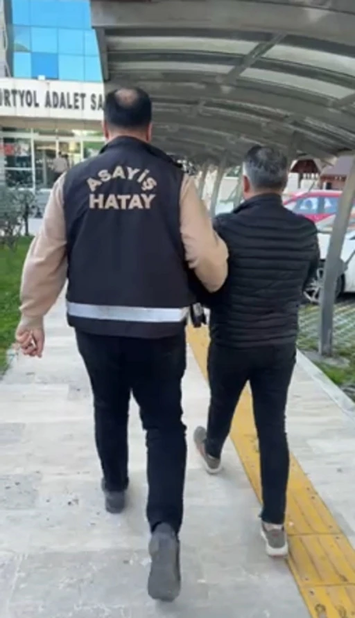 D&ouml;rtyol&rsquo;da hapis cezaları bulunan 3 kişi tutuklandı
