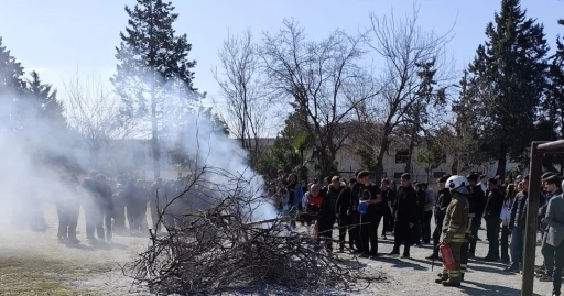 D&ouml;rtyol&rsquo;da &ouml;ğrencilere yangın eğitimi verildi
