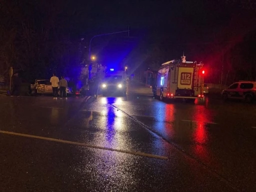 D&ouml;rtyol&rsquo;da trafik kazası: 1 yaralı
