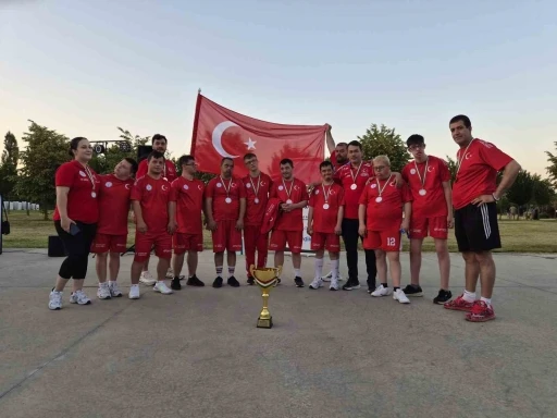 Down Sendromlu Basketbol Milli Takımı, d&uuml;nya ikincisi oldu
