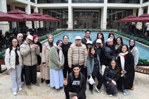 Down sendromu olan gen&ccedil;ler ergoterapi &ouml;ğrencileriyle kamp&uuml;s deneyimi yaşadı
