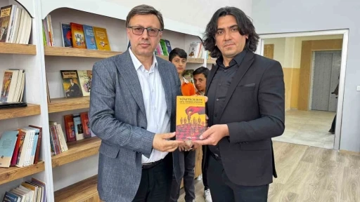 Dr. Cengiz &Ccedil;elik, Ağrı&rsquo;da okurlarıyla buluştu
