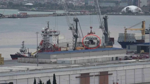 Dron saldırısına uğrayan gemi Samsun Limanı&rsquo;na demirledi
