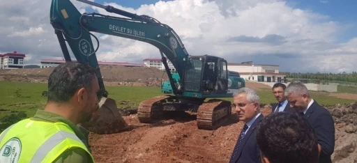 DSİ b&ouml;lge m&uuml;d&uuml;r&uuml; Kotan, Ardahan&rsquo;da &ccedil;alışmaları yerinde inceledi
