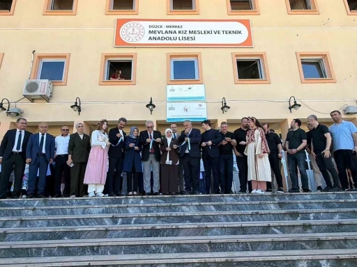 DTSO&rsquo;dan lisenin k&uuml;t&uuml;phanesine tefrişat

