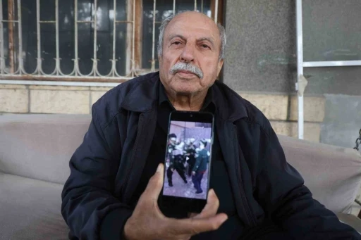 &rsquo;Dua etsinler yeter&rsquo; diyen yaşlı adam emekli maaşını mahalleliye dağıtıyor
