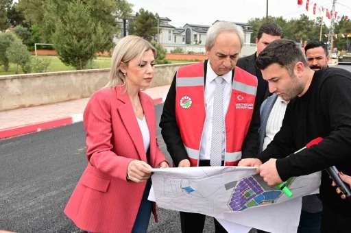 Duacı&rsquo;da alt yapı &ccedil;alışmaları tamamlanan 34 sokağa sıcak asfalt
