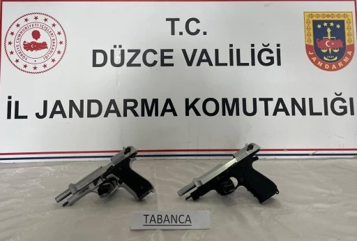 Düğünde havaya ateş edenler yakalandı
