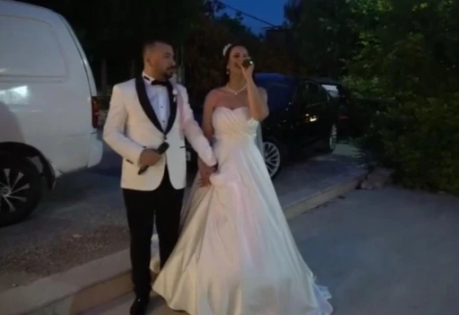 Düğünlerinde söyledikleri şarkı başlarına bela oldu
