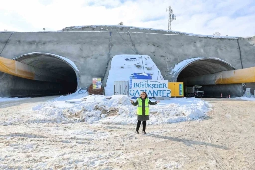 D&uuml;l&uuml;k-OSB T&uuml;neli&rsquo;nin d&ouml;rtte biri tamamlandı
