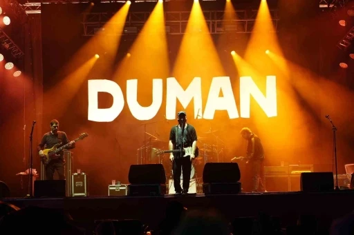 Duman konseriyle Gen&ccedil;lik Festivali&rsquo;ne muhteşem final
