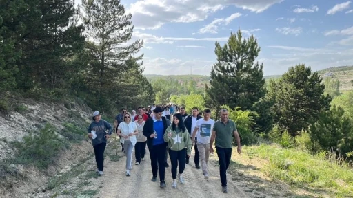 Dumlupınar’da &quot;Adım Adım Sağlık&quot; yürüyüşü
