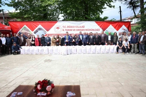 D&uuml;nya &Ccedil;ift&ccedil;iler G&uuml;n&uuml;&rsquo;nde  &uuml;reticilere tohum desteği

