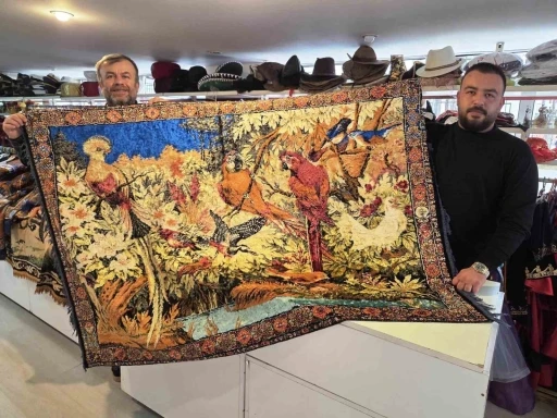 D&uuml;nya halıları bu koleksiyonda
