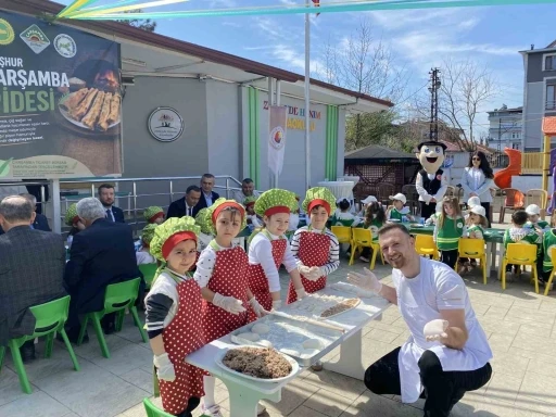 &rsquo;D&uuml;nya Pide G&uuml;n&uuml;&rsquo;nde &Ccedil;arşamba pidesi miniklerle buluştu
