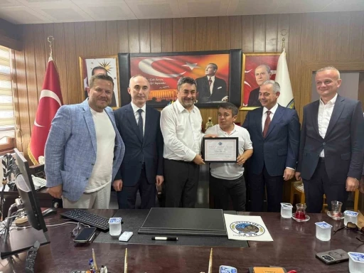 Dünya rekortmeni Halil Mutlu’ya Çankırı’da &quot;fahri hemşehrilik&quot; beratı
