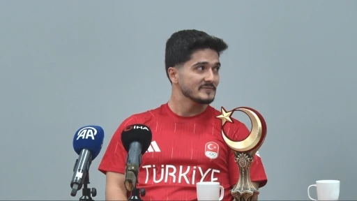 Dünya şampiyonu Muhammed Furkan Özbek’ten öğrencilere ilham veren buluşma
