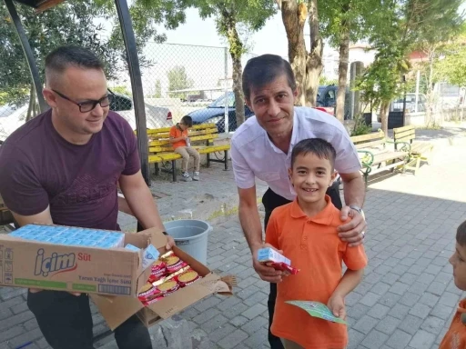 Dünya Süt Gününde öğrencilere süt dağıtıldı
