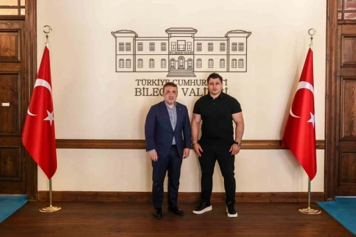 D&uuml;nya ve Avrupa şampiyonu Rıza Kayaalp Bilecik&rsquo;te
