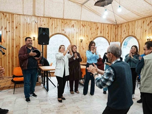 Dünya yaşlılar gününde ‘yaşımız hep 18’ etkinliği
