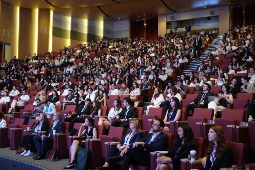 Dünyaca ünlü genetik uzmanları Acıbadem Üniversitesi’nde buluştu
