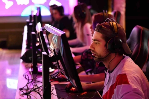 D&uuml;nyanın en b&uuml;y&uuml;k oyun geliştirme maratonu YT&Uuml;&rsquo;de
