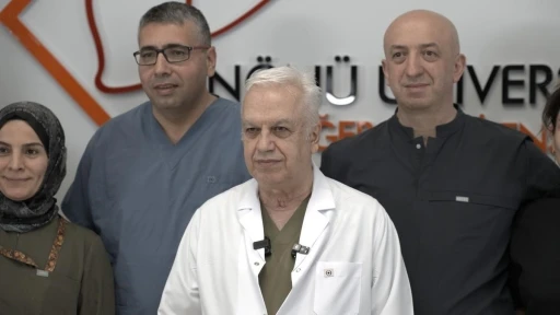D&uuml;nyanın ilk 8&rsquo;li &ccedil;apraz karaciğer nakli Malatya&rsquo;da ger&ccedil;ekleştirildi
