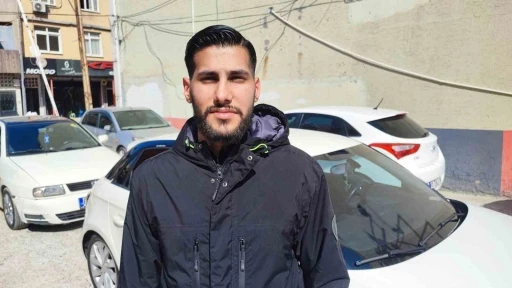 &rsquo;Dur&rsquo; ihtarına uymayıp ka&ccedil;an s&uuml;r&uuml;c&uuml;den ilgin&ccedil; s&ouml;zler: "Cezaevine girerim ama arabamı vermem"
