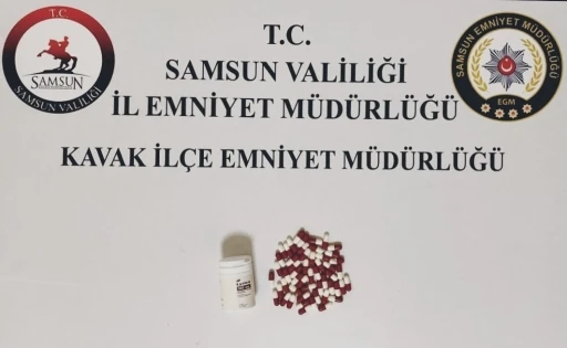 Durdurulan araçtan uyuşturucu hap çıktı
