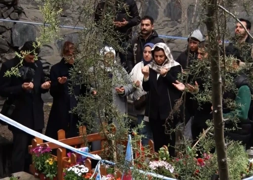 Duruşma sonrası ailesinden Mattia Ahmet Minguzzi’nin tahrip edilen mezarına ziyaret
