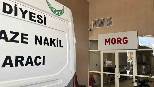 D&uuml;şerken kafasını duvara &ccedil;arpan yaşlı kadın hayatını kaybetti
