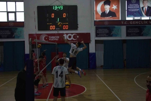 Düzce Belediyesi Spor Akademisi Voleybol Takımı ilk maçında galip
