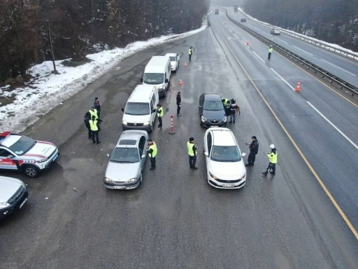 D&uuml;zce&rsquo;de 2 bin 523 araca cezai işlem uygulandı
