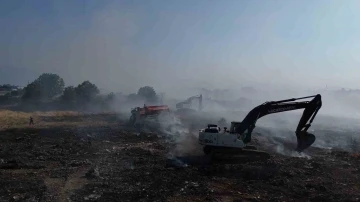 Düzce’de 25 dönümlük eski çöp toplama alanında korkutan yangın
