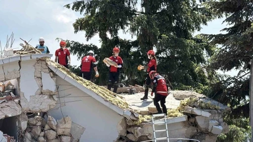 D&uuml;zce&rsquo;de 9 ilin katılımıyla b&ouml;lgesel deprem tatbikatı
