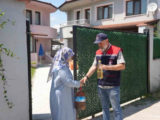 D&uuml;zce&rsquo;de atık yağ kampanyasına katılanlara sıvı yağ hediyesi

