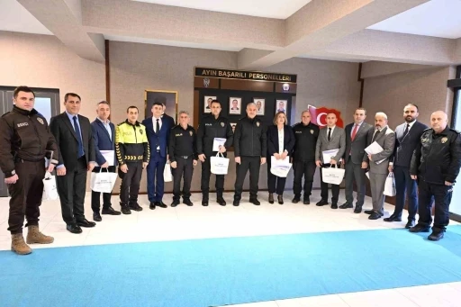 D&uuml;zce&rsquo;de başarılı polisler &ouml;d&uuml;llendirildi
