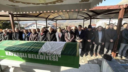 D&uuml;zce&rsquo;de eğitim camiasının sevilen &ouml;ğretmeni son yolculuğuna uğurlandı
