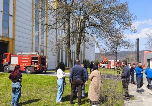 D&uuml;zce&rsquo;de kau&ccedil;uk fabrikasında baca yangını
