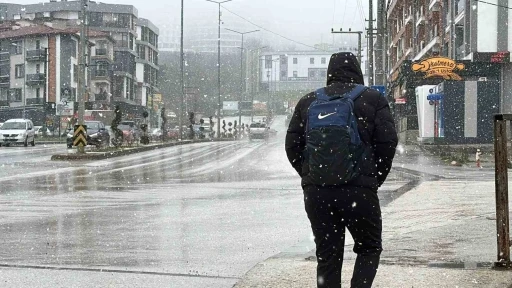 D&uuml;zce&rsquo;de okullar 1 g&uuml;n s&uuml;reyle tatil edildi
