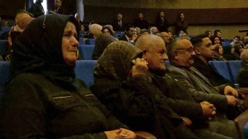 D&uuml;zce&rsquo;de "Bedel" adlı belgeselin g&ouml;sterimi yapıldı: G&ouml;zyaşları sel oldu
