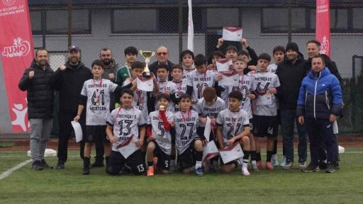 D&uuml;zce&rsquo;de şampiyon İsmetpaşa ortaokulu oldu
