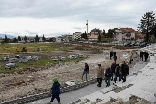 D&uuml;zce&rsquo;de şehrin kalbinde 3 park birbirine bağlanıyor

