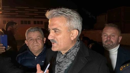 D&uuml;zce&rsquo;de strafor fabrikasındaki yangını s&ouml;nd&uuml;rme &ccedil;alışmaları s&uuml;r&uuml;yor
