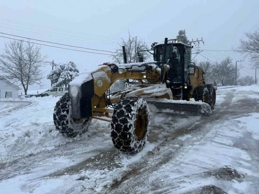 D&uuml;zce&rsquo;de t&uuml;m k&ouml;y yolları trafiğe a&ccedil;ık
