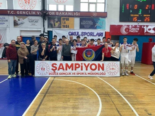 D&uuml;zce&rsquo;de voleybol r&uuml;zgarı
