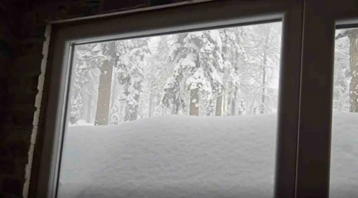 D&uuml;zce&rsquo;nin y&uuml;ksek kesimlerinde kar kalınlığı 1,5 metreye ulaştı
