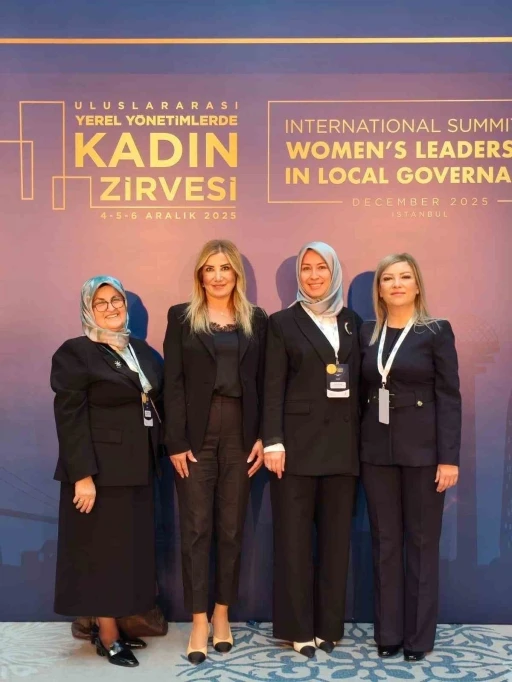 Düzceli kadın meclis üyeleri &quot;Yerel Yönetimlerde Kadın Zirvesi&quot;nde
